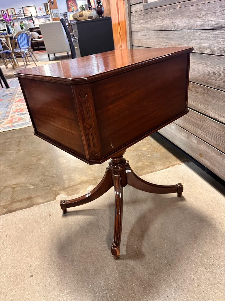 2 Drawer Vintage Accent Table - Image 5