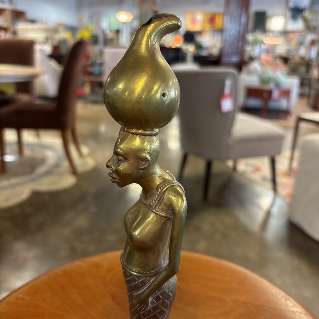 African Lady Carrying a Pot - Image 5