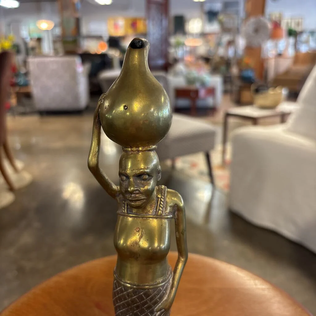 African Lady Carrying a Pot - Image 6