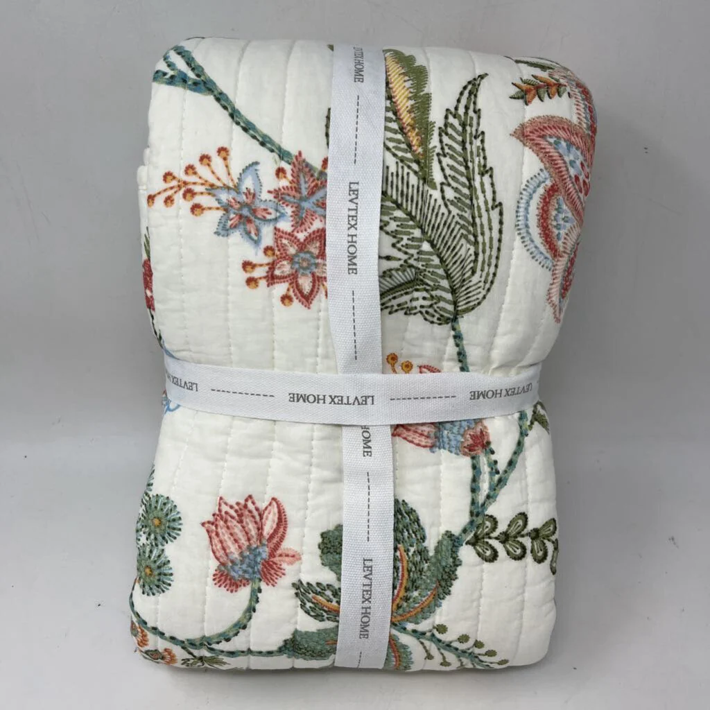 Chantae Quilted Throw - Image 2