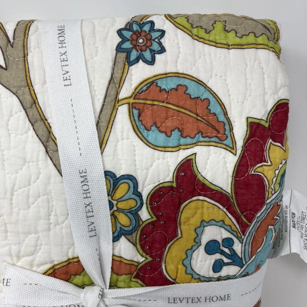 Clementine Spring Quilted Throw - Image 3