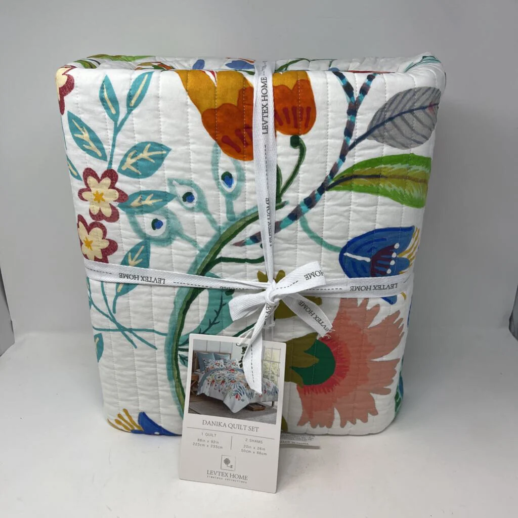 Danika Quilt Set Full/Queen Quilt Set