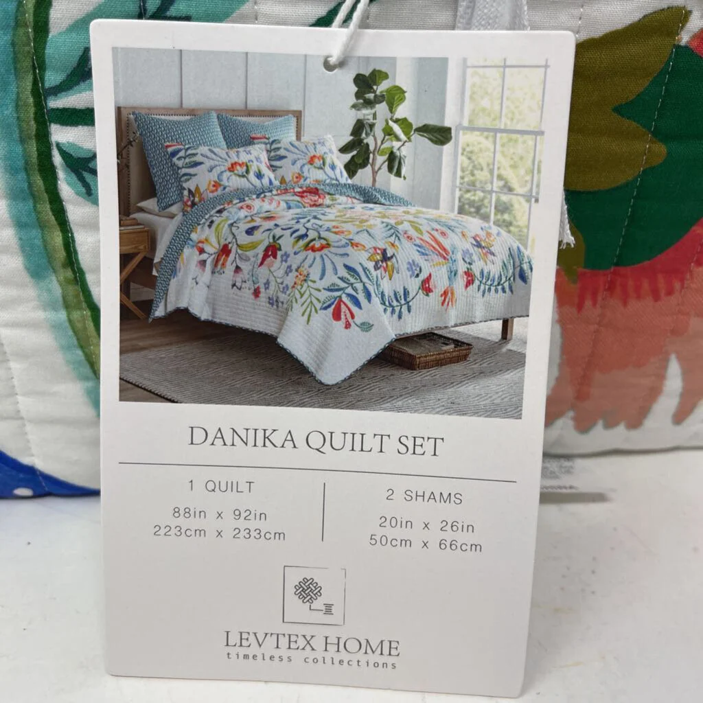 Danika Quilt Set Full/Queen Quilt Set - Image 2