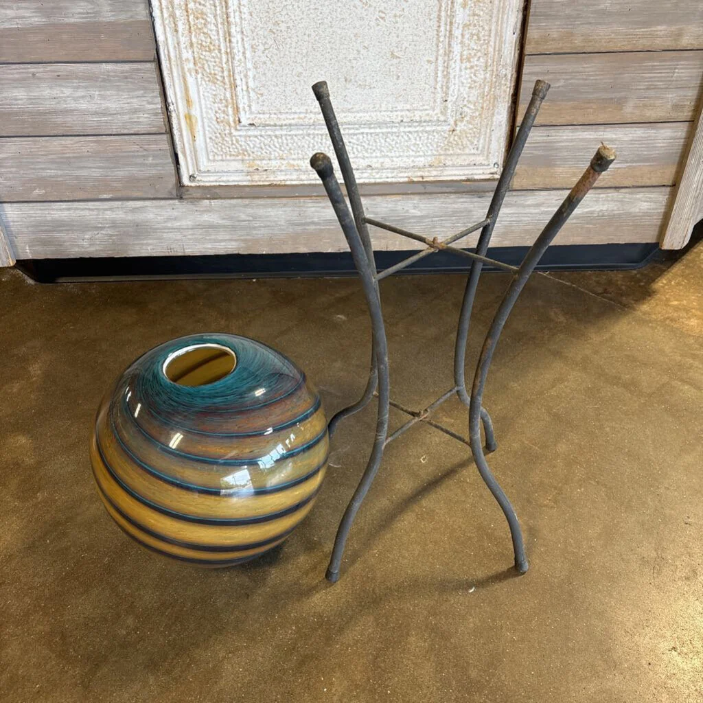 Glass Gazing Ball Planter with Stand - Image 4