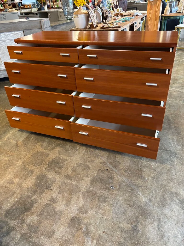 Heavy 8 Drawer Dresser 63 X 21.75 X 36.5 - Image 9