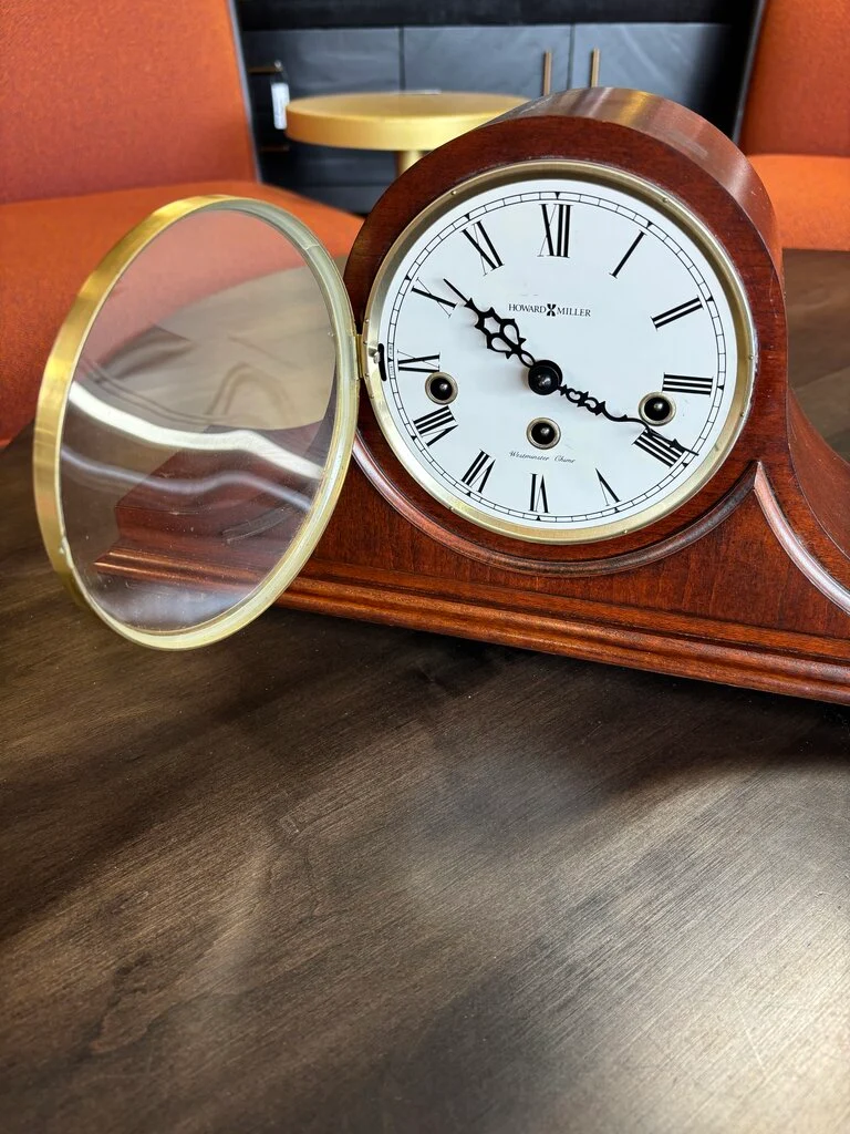 Howard Miller Westminster Chime Mantle Clock - Image 3