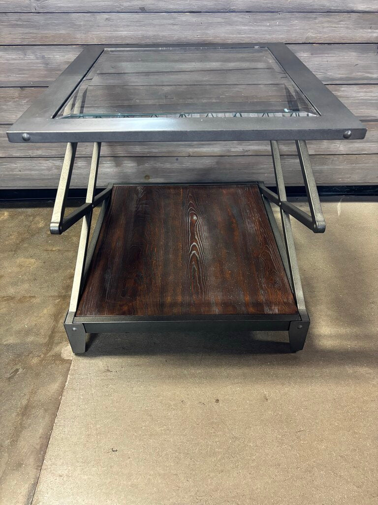 Liberty Furn Avignon Metal/Glass End Table - Image 3