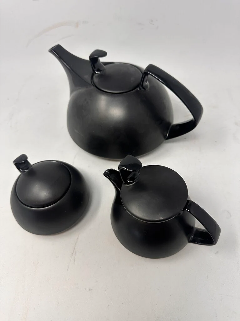 Lidded Black Ceramic Teapot set - Image 3