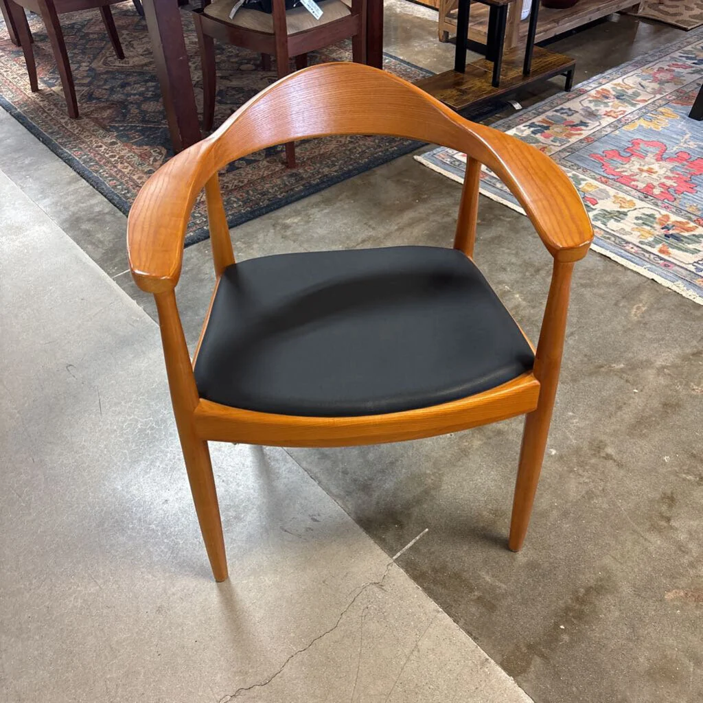 MCM Presidential Arm Chair - Image 2