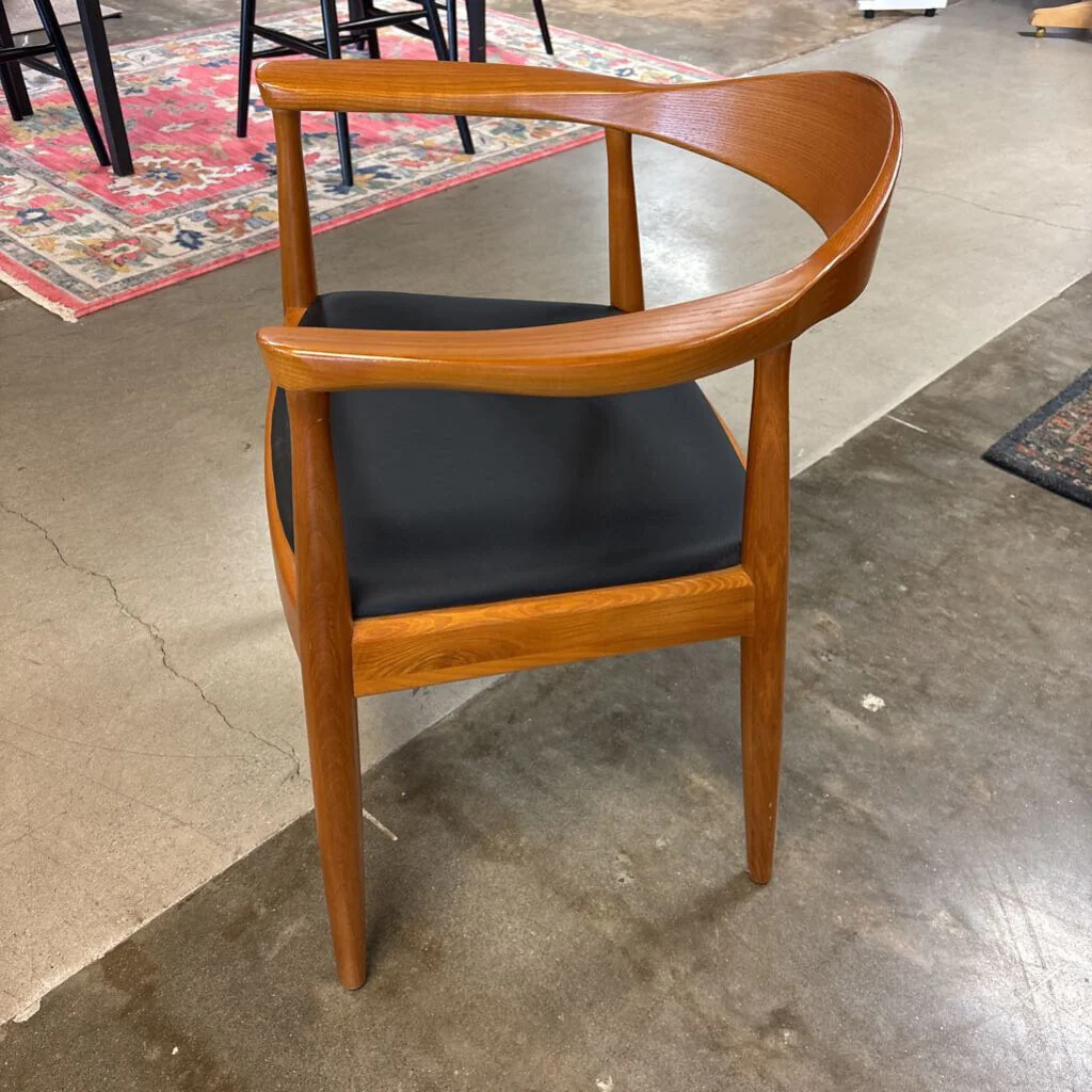 MCM Presidential Arm Chair - Image 3