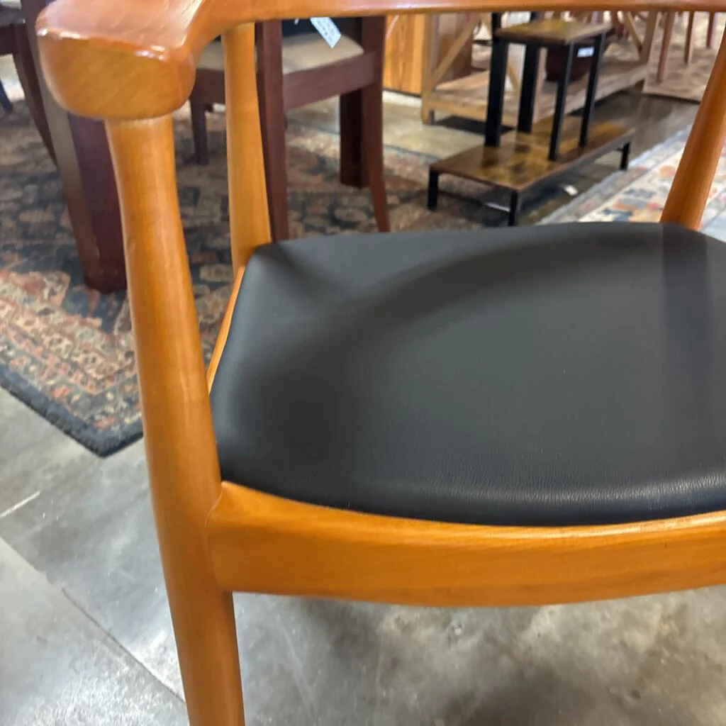 MCM Presidential Arm Chair - Image 5