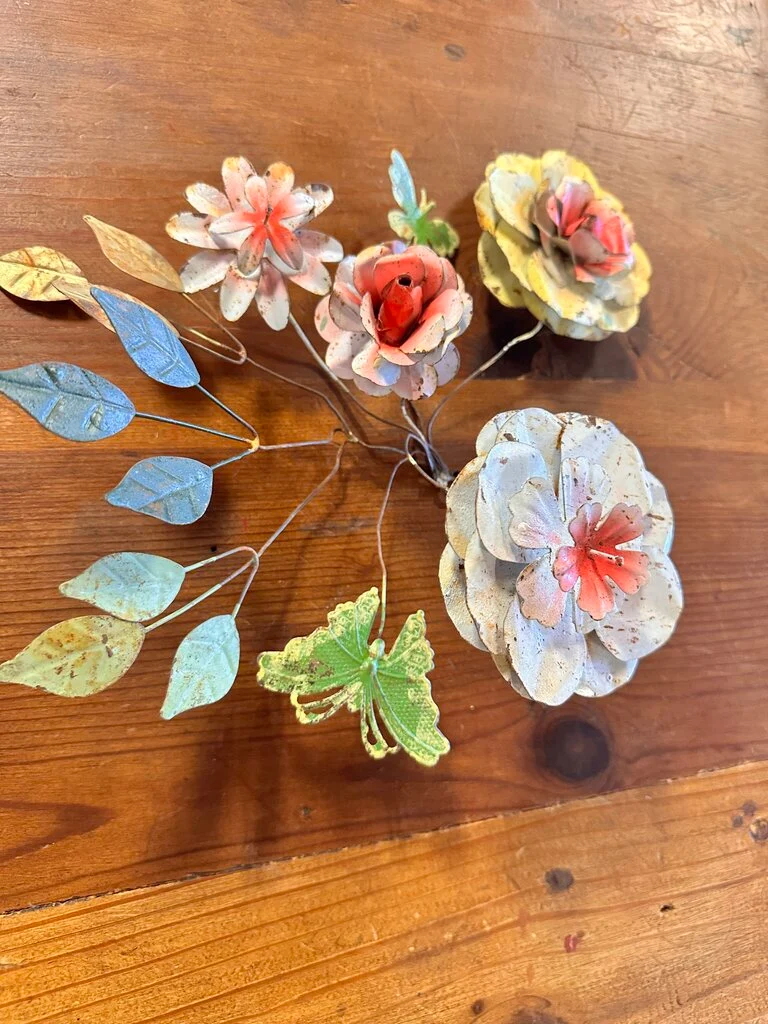 Metal Floral Wall Deco - Image 3