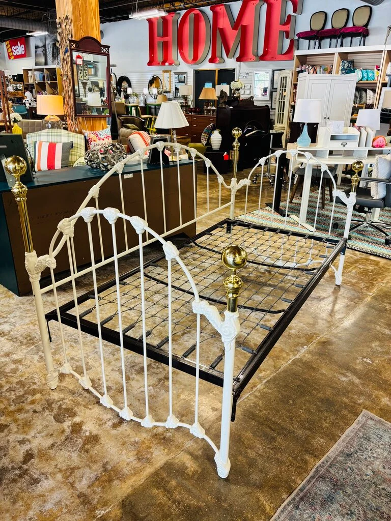 Metal/Brass Daybed - Image 3