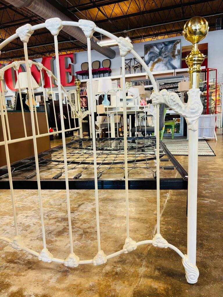 Metal/Brass Daybed - Image 5