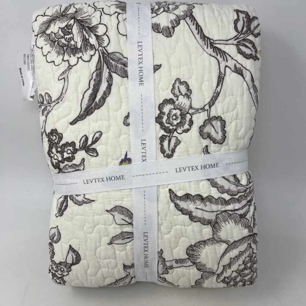 Mockingbird Quilted Throw - Image 3