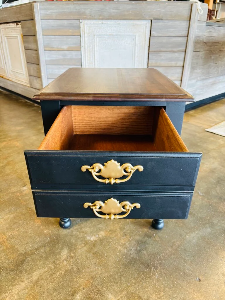 Painted End Table with One Drawer 19.25 X 26 x 21.5 - Image 2
