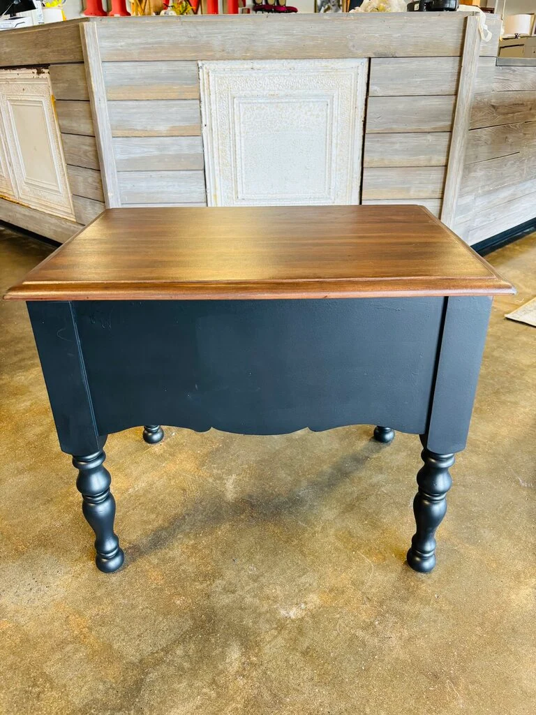 Painted End Table with One Drawer 19.25 X 26 x 21.5 - Image 4