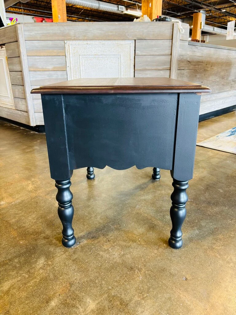 Painted End Table with One Drawer 19.25 X 26 x 21.5 - Image 5