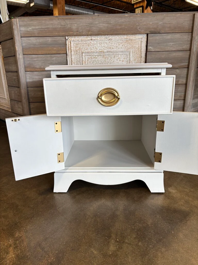 Painted Nightstand 21.5 X 17.5 X 24 - Image 6