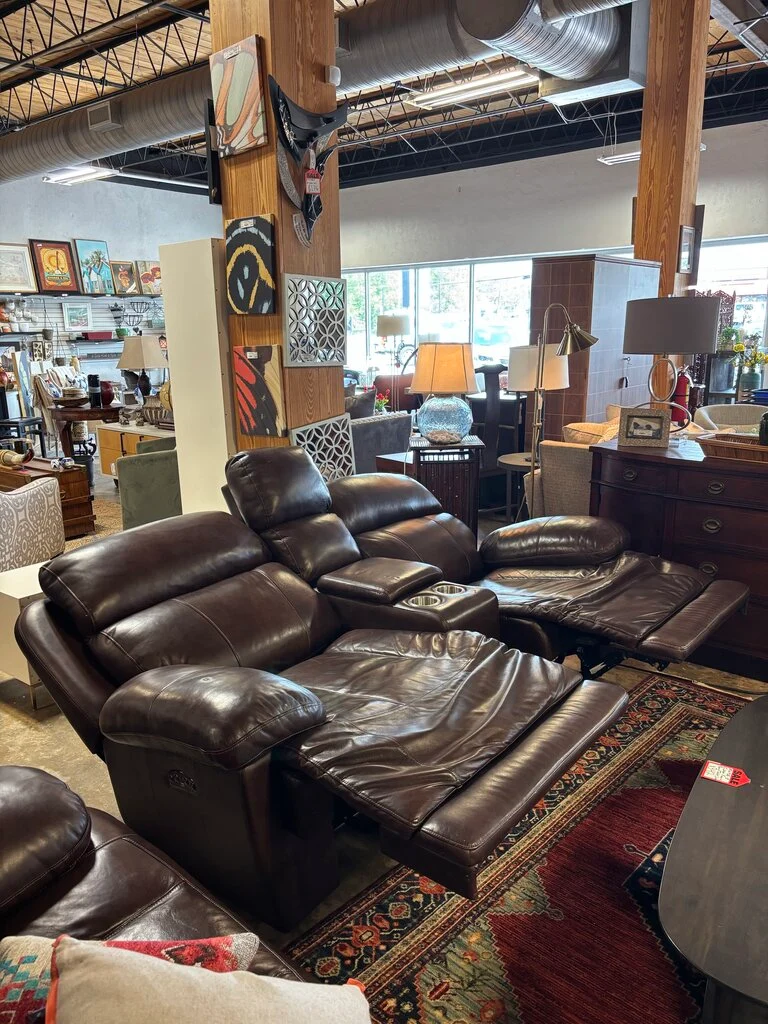 Power Reclining Loveseat with Console - Image 5