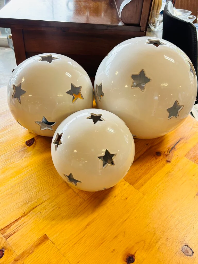 Set Three Star Ceramic Globes - Image 2