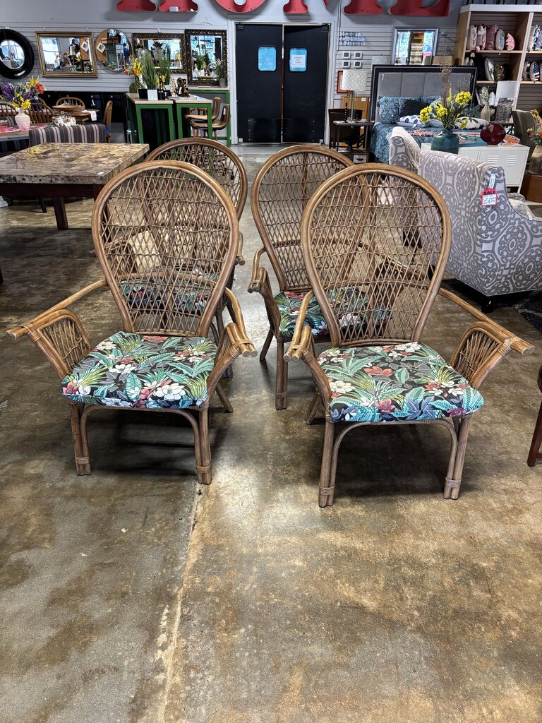 Vintage Bamboo Patio Table and 4 Chairs - Image 6