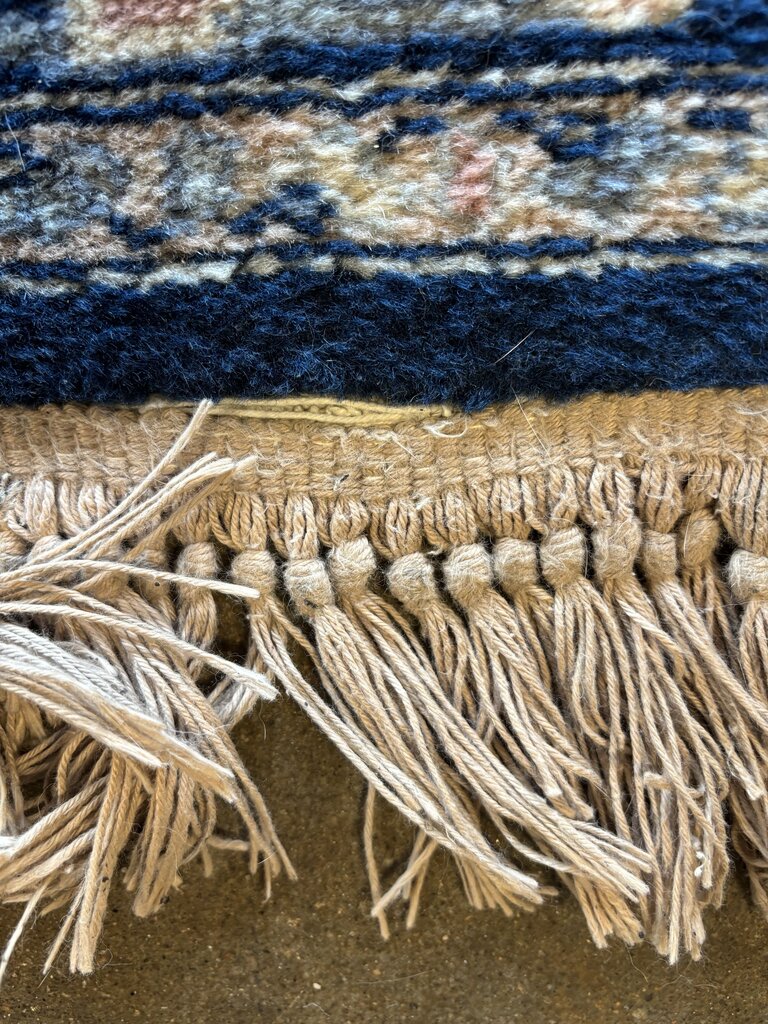 Vintage Machine Made Wool Area Rug 52 X 73 - Image 5