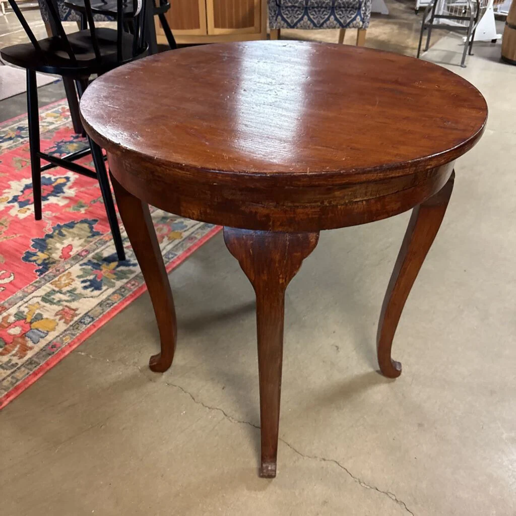 Vintage Round Accent Table 28.5"R 30"H - Image 3