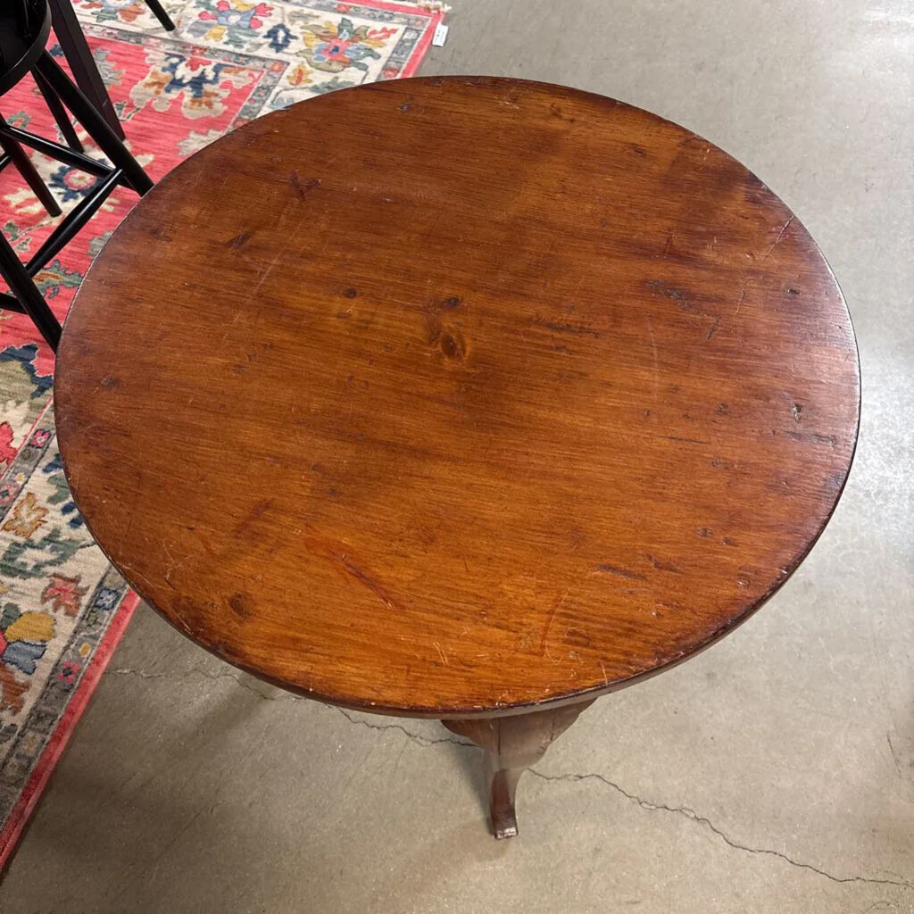 Vintage Round Accent Table 28.5"R 30"H - Image 4