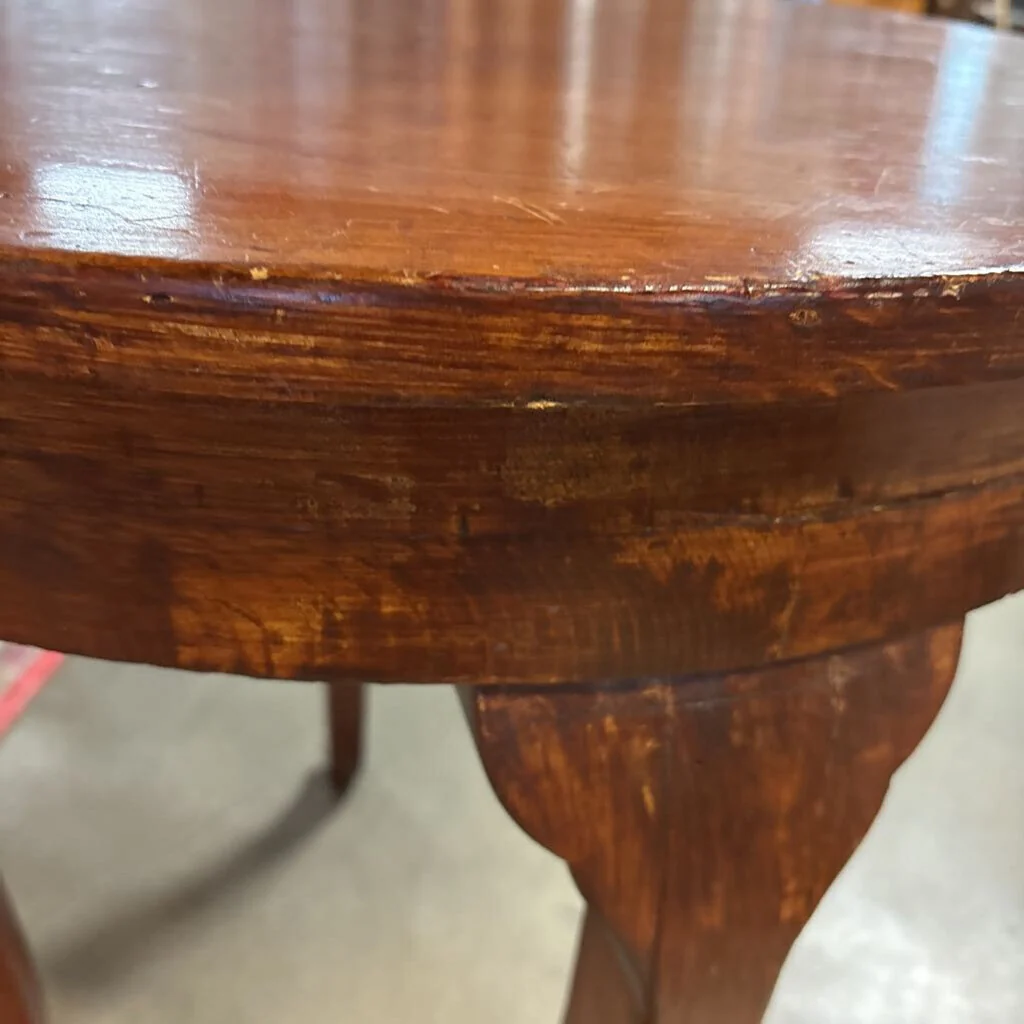 Vintage Round Accent Table 28.5"R 30"H - Image 5