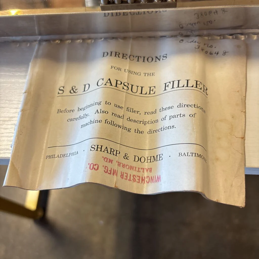 Vintage S & D Capsule Filler - Image 5