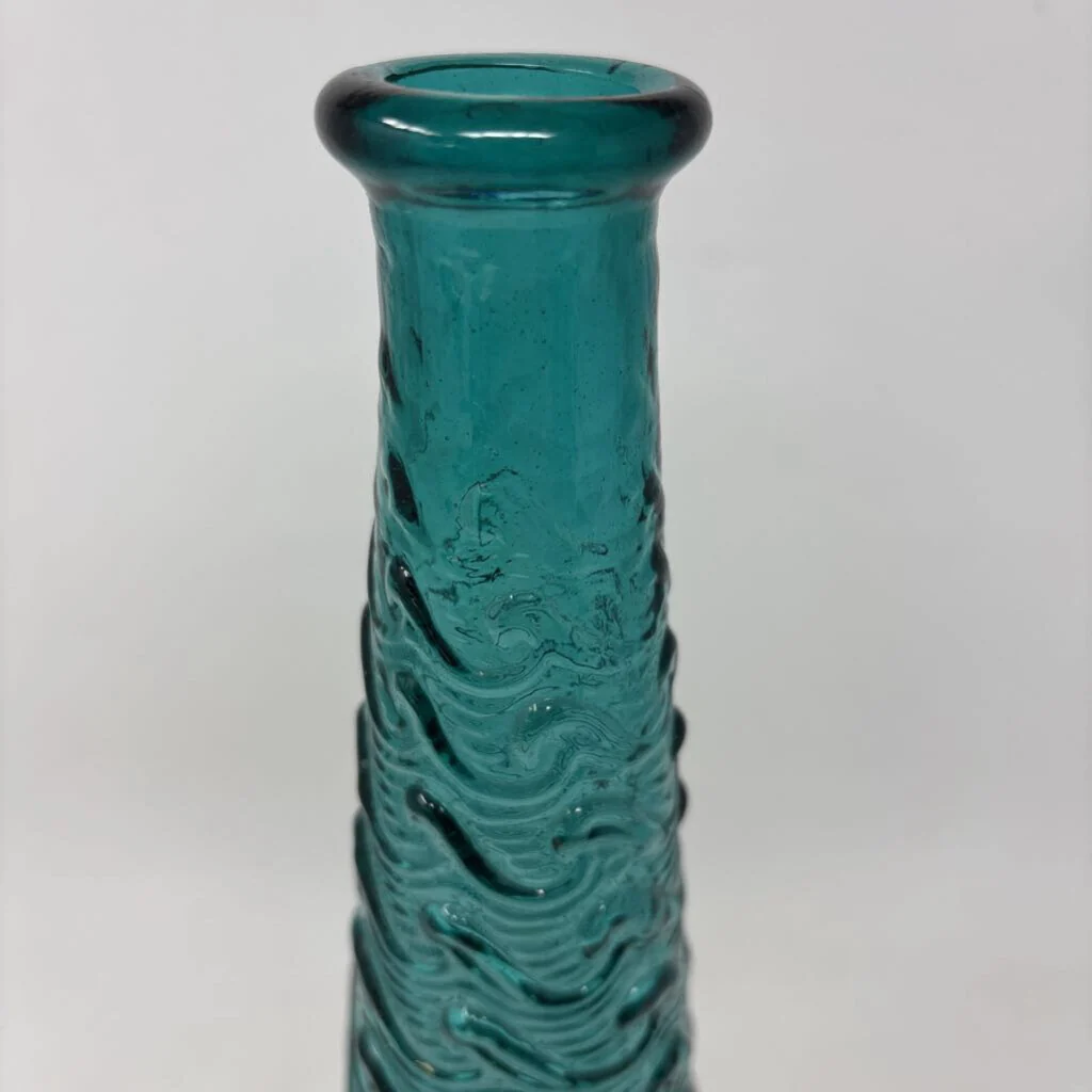 Vintage Wave Design Bottle Vase - Image 3