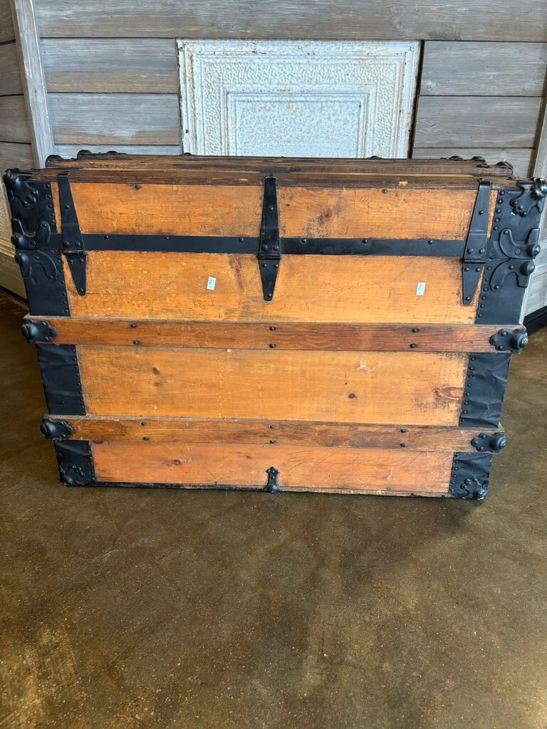 Vintage Wood/Metal Storage Trunk 32.5 X 20 X 22.5 - Image 3